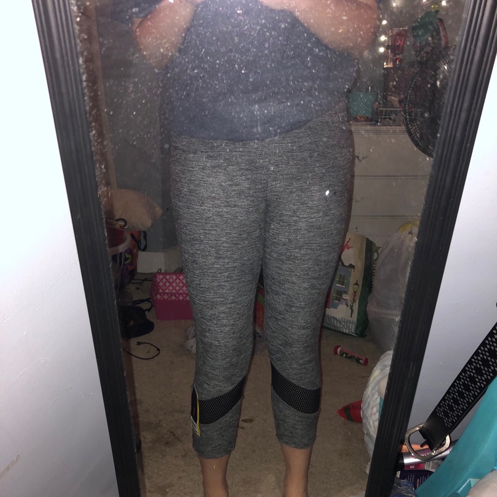 Mesh Capri Leggings